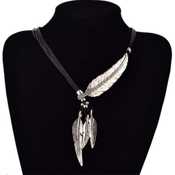 Boho Silver Feather Pendant Necklace Vintage Statement Jewelry for Women - Picture 4 of 4